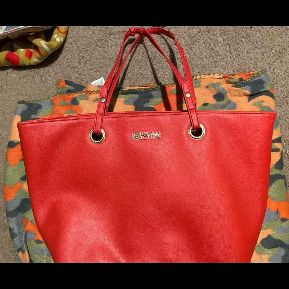 Kenneth Cole REACTION Tote